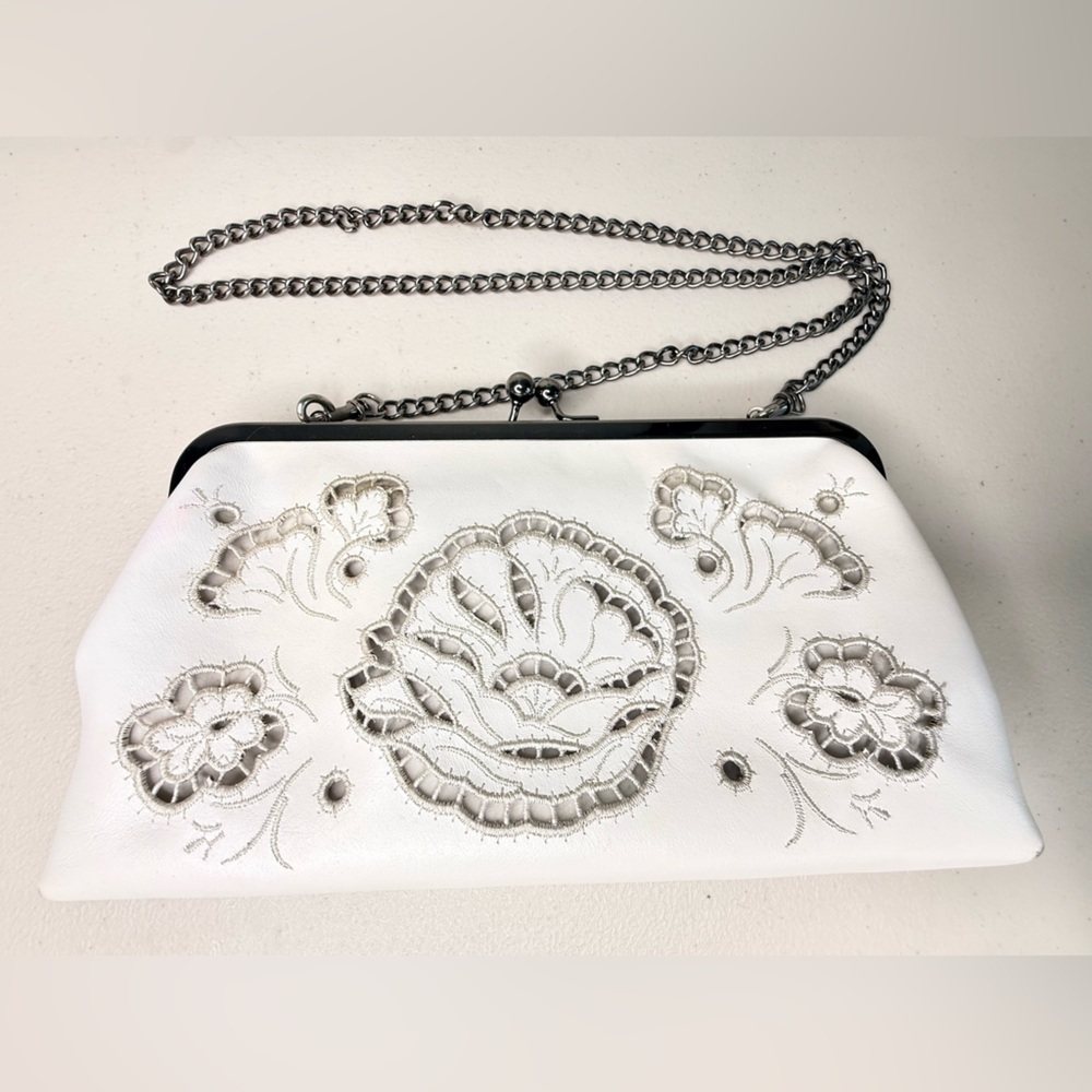 Patricia Nash White Leather Cut Out Kiss-Lock Chain Strap Frame Clutch Shoulder